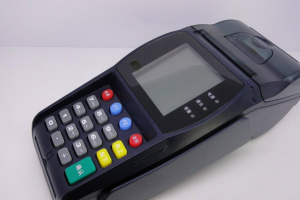 小型商家用pos机违法吗？办理多少钱